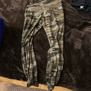 Camo leggings
